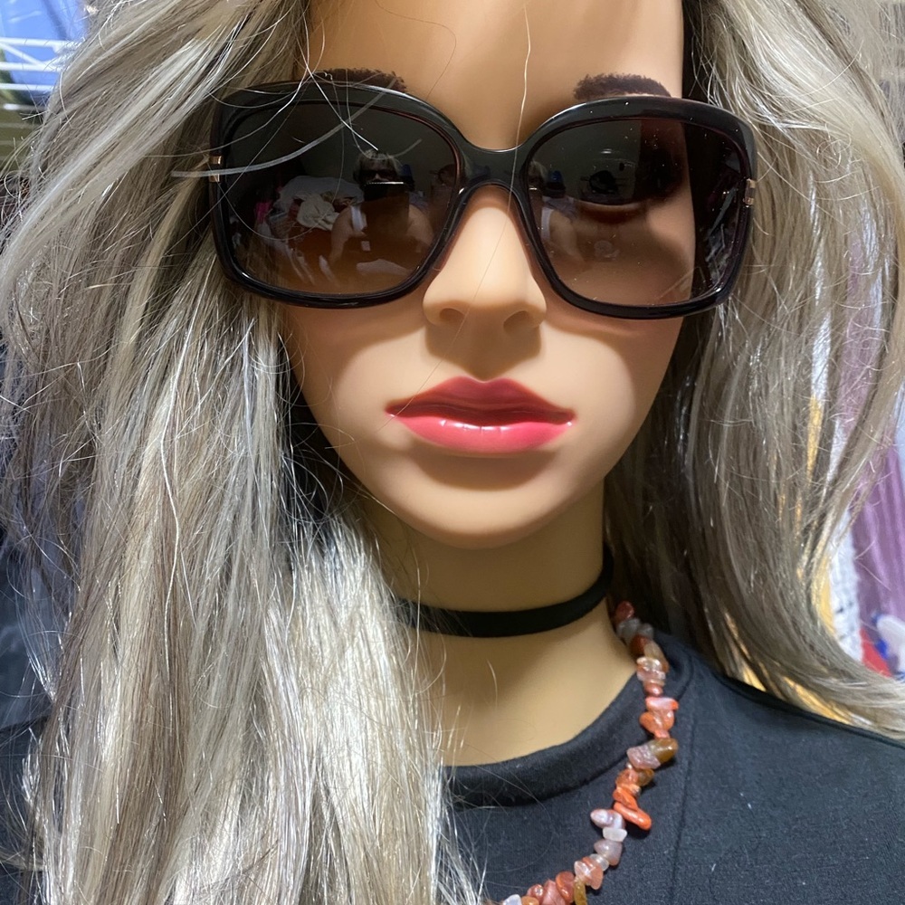 Chic Black Sunglasses